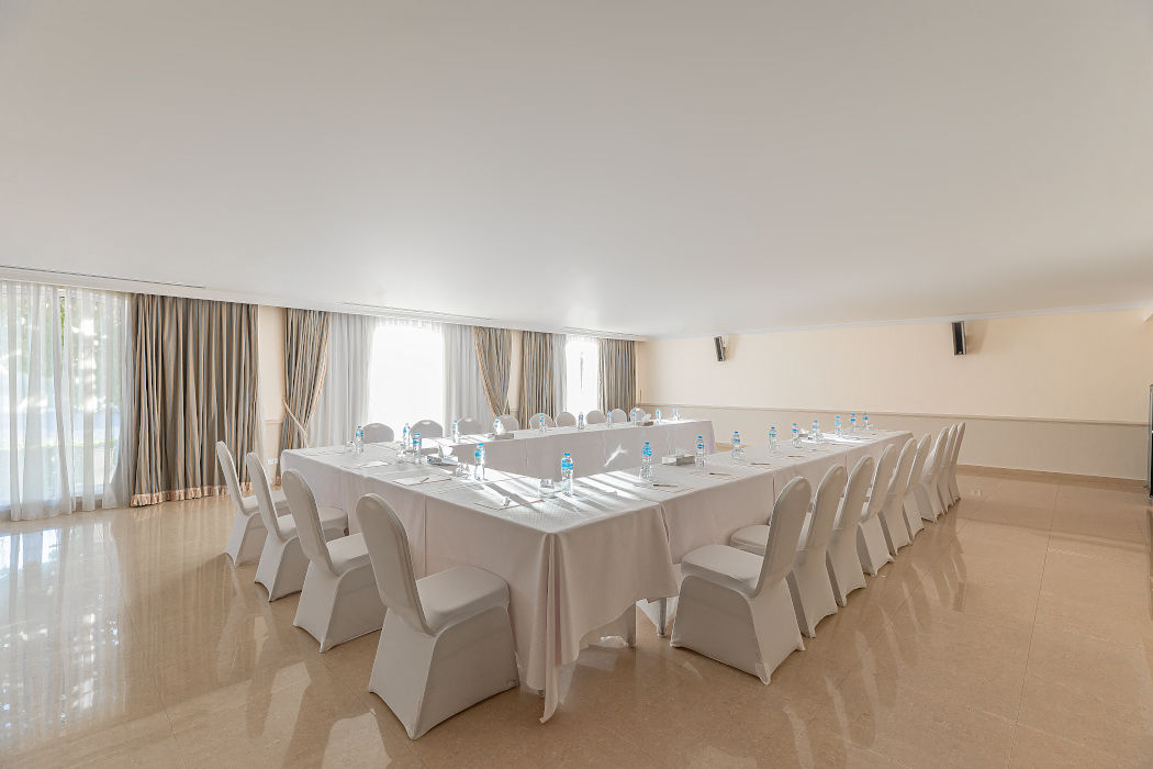 Stella Di Mare Beach Hotel and Spa Sharm El Sheikh Baracuda Meeting Room
