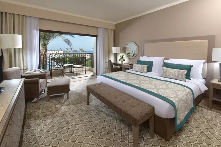 controlcenter p1.synxis.com hotel 50280 images room 572 shr alcazar superior room queen bed sea view 261217
