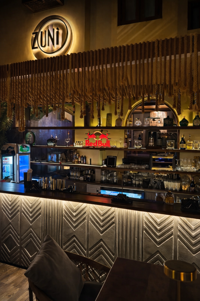 Service - Dining image 60